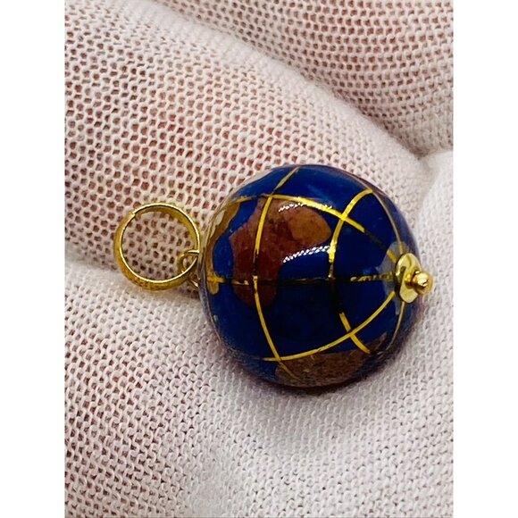 Vintage 14K 585 Gold Globe and Enamel Pendant Signed - Picture 3 of 8